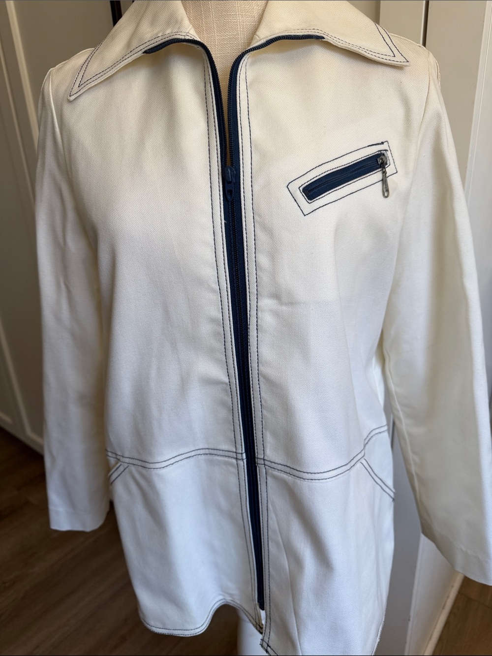 Vintage White Stag White Zip-Front Jacket with Navy Trim Sz 12